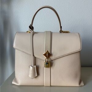 Louis Vuitton Rose Des Vents MM in Creme